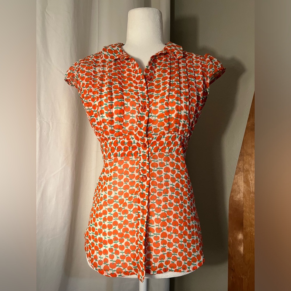 Gorgeous apple blouse